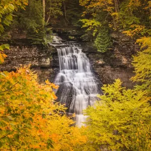 Chapel Falls in Fall Color Chapel Falls in Fall Color