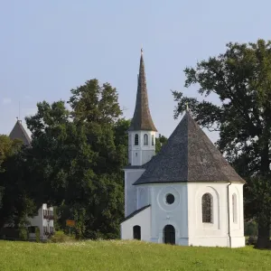 Chapel of St. Leonard, Harmating, municipality of Egling, Upper Bavaria, Bavaria, Germany, Europe Chapel of St. Leonard, Harmating, municipality of Egling, Upper Bavaria, Bavaria, Germany, Europe