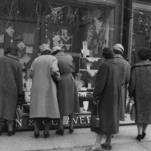Christmas Shoppers Christmas Shoppers
