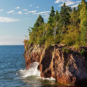 Cliffs of North Shore, Lake Superior, Minnesota, USA
