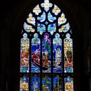 Vue rapprochée de la fenêtre de verre coloré, cathédrale Saint-Gilles, Royaume-Uni. Vue rapprochée de la fenêtre de verre coloré, cathédrale Saint-Gilles, Royaume-Uni.