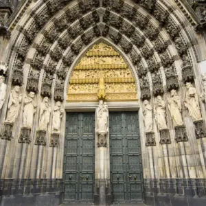 La façade de la cathédrale de Cologne, Allemagne. La façade de la cathédrale de Cologne, Allemagne.