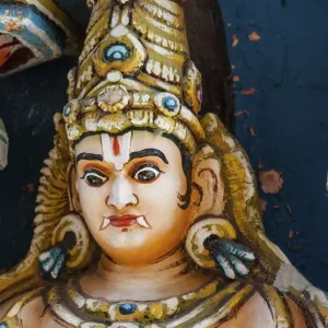 Colorful Hindu statue, Srirangam temple complex, Tiruchirappalli, Tamil Nadu, India Colorful Hindu statue, Srirangam temple complex, Tiruchirappalli, Tamil Nadu, India