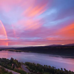 Columbia river gorge rainbow