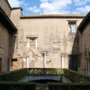 Courtyard of the Real AlcAazar de Sevilla, Spain Courtyard of the Real AlcAazar de Sevilla, Spain