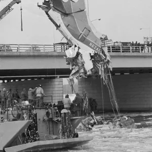 Images Dated 1982 January: 18 Jan 1982