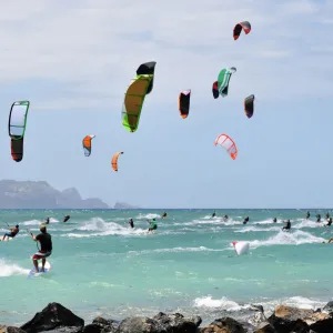 Crowded kite surfing session Kanaha