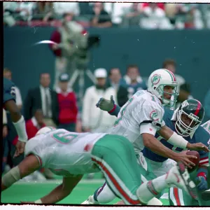 Images Dated 1990 November: 25 Nov 1990