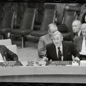 Images Dated 1975 December: 5 Dec 1975