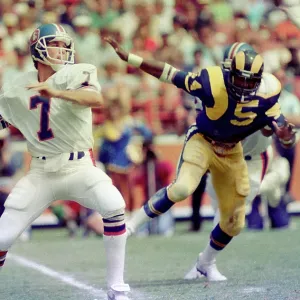Denver Broncos QB John Elway Game Action Denver Broncos QB John Elway Game Action
