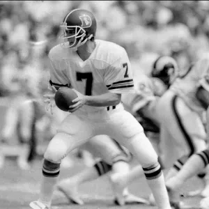 Denver Broncos QB John Elway Game Action Denver Broncos QB John Elway Game Action