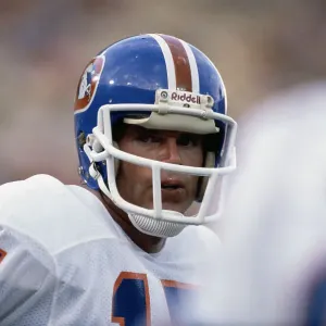 Denver Broncos Quarterback Steve DeBerg Denver Broncos Quarterback Steve DeBerg