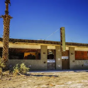 Desertion in Salton Sea Desertion in Salton Sea