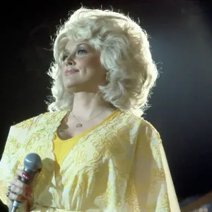 Dolly Performing In LA