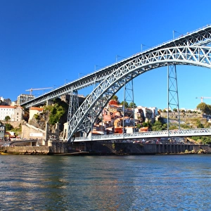 Dom LuAis I Bridge in Porto