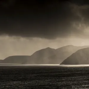 Dramatic coastal scenery on the Atlantic, Dingle Peninsula, County Kerry, Republic of Ireland, Europe Dramatic coastal scenery on the Atlantic, Dingle Peninsula, County Kerry, Republic of Ireland, Europe