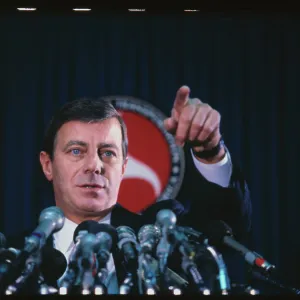 Images Dated 1982 December: 28 Dec 1982