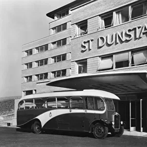 Dunstans Bus