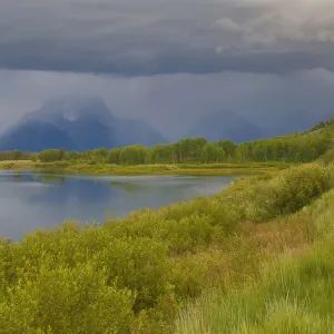 Early Morning light at Oxbow Bend of Snake River, Grand Teton National Park, Wyoming, USA Early Morning light at Oxbow Bend of Snake River, Grand Teton National Park, Wyoming, USA