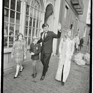 Images Dated 1973 November: 16 Nov 1973