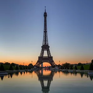 Eiffel reflection