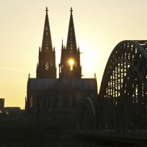 Evening mood, Cologne Cathedral and Hohenzollernbrucke bridge, Cologne, North Rhine-Westphalia, Germany, Europe, PublicGround Evening mood, Cologne Cathedral and Hohenzollernbrucke bridge, Cologne, North Rhine-Westphalia, Germany, Europe, PublicGround