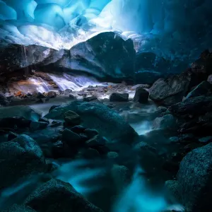 Flow in ice cave Flow in ice cave