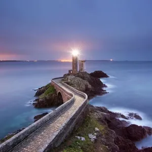 Sigue la luz. Sigue la luz.