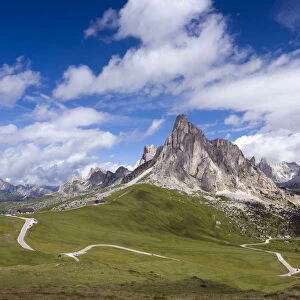 Giau Pass and Mount Ra Gusela, 2595 m, Cinque Torri, 2361 m, and Mount Tofana de Rozes, 3225 m, Dolomites, Alto Adige, South Tirol, Alps, Italy, Europe