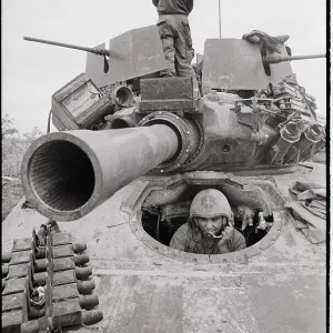 Images Dated 1971 December: 25 Dec 1971