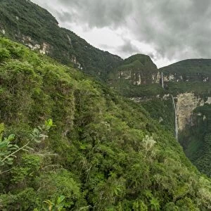 Gocta Waterfall, 771m, with the surrounding cloud forest, Cocachimba, Amazonas, Peru, South America