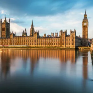 World Famous Bridges Jigsaw Puzzle Collection: Tower Bridge London