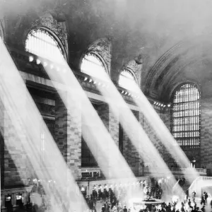 Iconic Buildings Around the World Canvas Print Collection: Grand Central Terminal