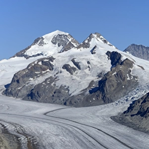 Great Aletsch glacier, behind Mt. Eiger, Mt. Moench and Mt. Jungfrau, UNESCO World Heritage Site Swiss Alps Jungfrau-Aletsch, Goms, Valais, Switzerland, Europe