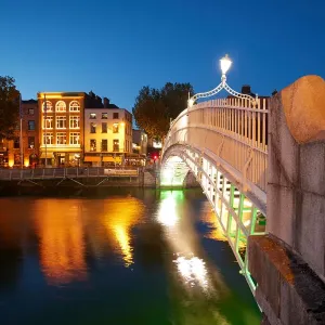 Ha penny Bridge, Dublin City, Ireland Ha penny Bridge, Dublin City, Ireland