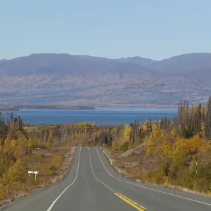 Haines Road towards Haines Pass, Alaska, Dezadeash Lake behind, Indian Summer, leaves in fall colours, autumn, St. Elias Mountains behind, Kluane National Park and Reserve, Yukon Territory, Canada