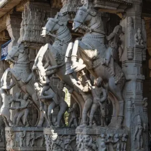 Horse statues, temple city of Srirangam, Tiruchirappalli, Tamil Nadu, India Horse statues, temple city of Srirangam, Tiruchirappalli, Tamil Nadu, India
