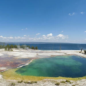 Hot spring, clear water, Abyss Pool, West Thumb, in front of Yellowstone Lake, Yellowstone National Park, Wyoming, USA