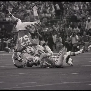 Images Dated 1975 November: 16 Nov 1975