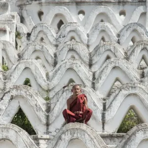 La pagoda blanca de Hsinbyume, también conocida como Taj Mahal de Myanmar, está ubicada en Mingun, región Sagaing, Myanmar. La pagoda blanca de Hsinbyume, también conocida como Taj Mahal de Myanmar, está ubicada en Mingun, región Sagaing, Myanmar.