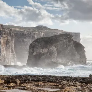 Huge waves and coastline