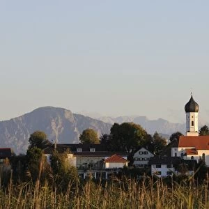 Iffeldorf, parish church of St. Vitus, Upper Bavaria, Bavaria, Germany, Europe, PublicGround