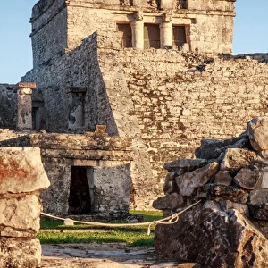 Image of El Castillo ruins in Tulum, Mexico