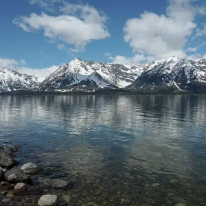 Jackson Lake at Colter Bay, Wyoming Jackson Lake at Colter Bay, Wyoming