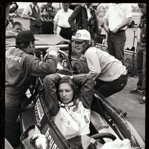 Images Dated 1976 April: 16 Apr 1976