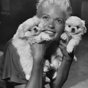 Jayne Mansfield with Pekingese Dogs