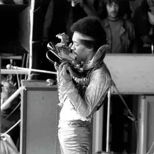 Jimi Plays With His Teeth