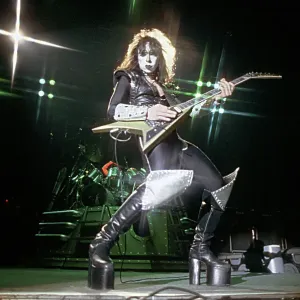 Kiss Performing Kiss Performing