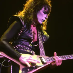 Kiss Performing Kiss Performing