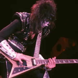 Kiss Performing Kiss Performing